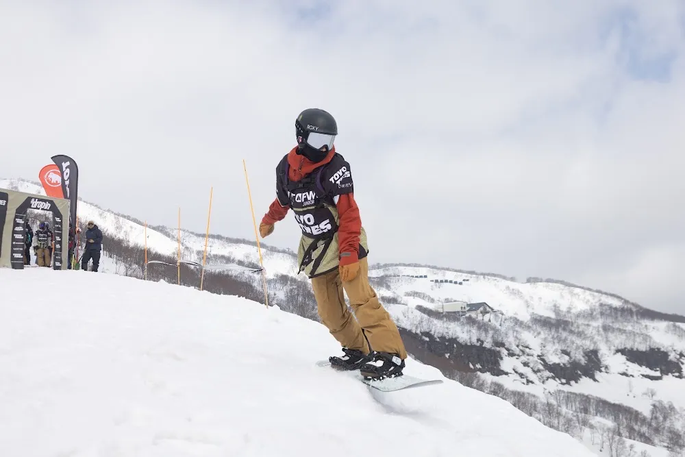 yua urushiyama - Freeride World Tour Athlete